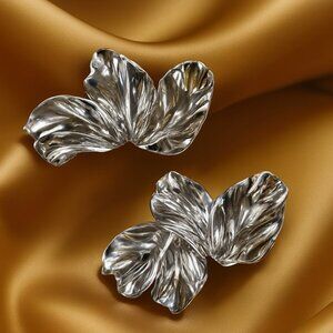 Time and Tru Metallic Silver Leaf Earrings – Lightweight Fashion Jewelry